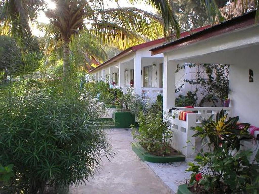 Holiday Beach Club Kololi Exterior foto